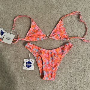 New with tags Kulani Kinis Dandelion Daze Bikini